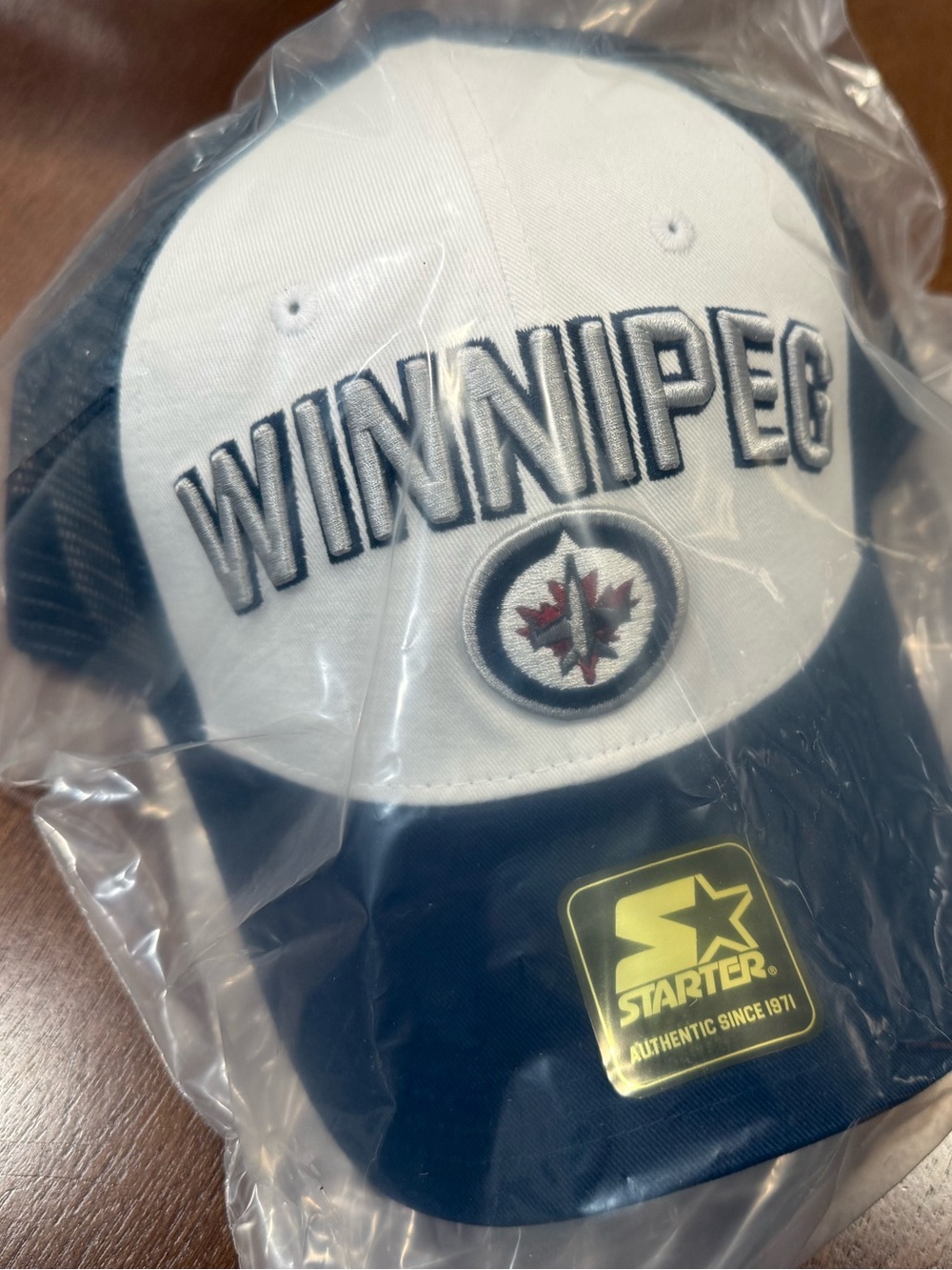 🆕 Brand New 🆕 - STARTER White and Navy Winnipeg Embroidered Cap